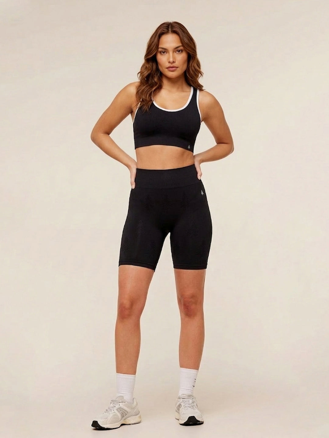FlowForm Seamless Shorts & Halo Bra Matching Set – Black